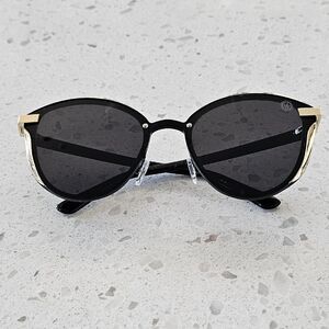 New Mercedes Benz Women's Black Sunglasses Gold Tone Rims/Sides Non Prescription